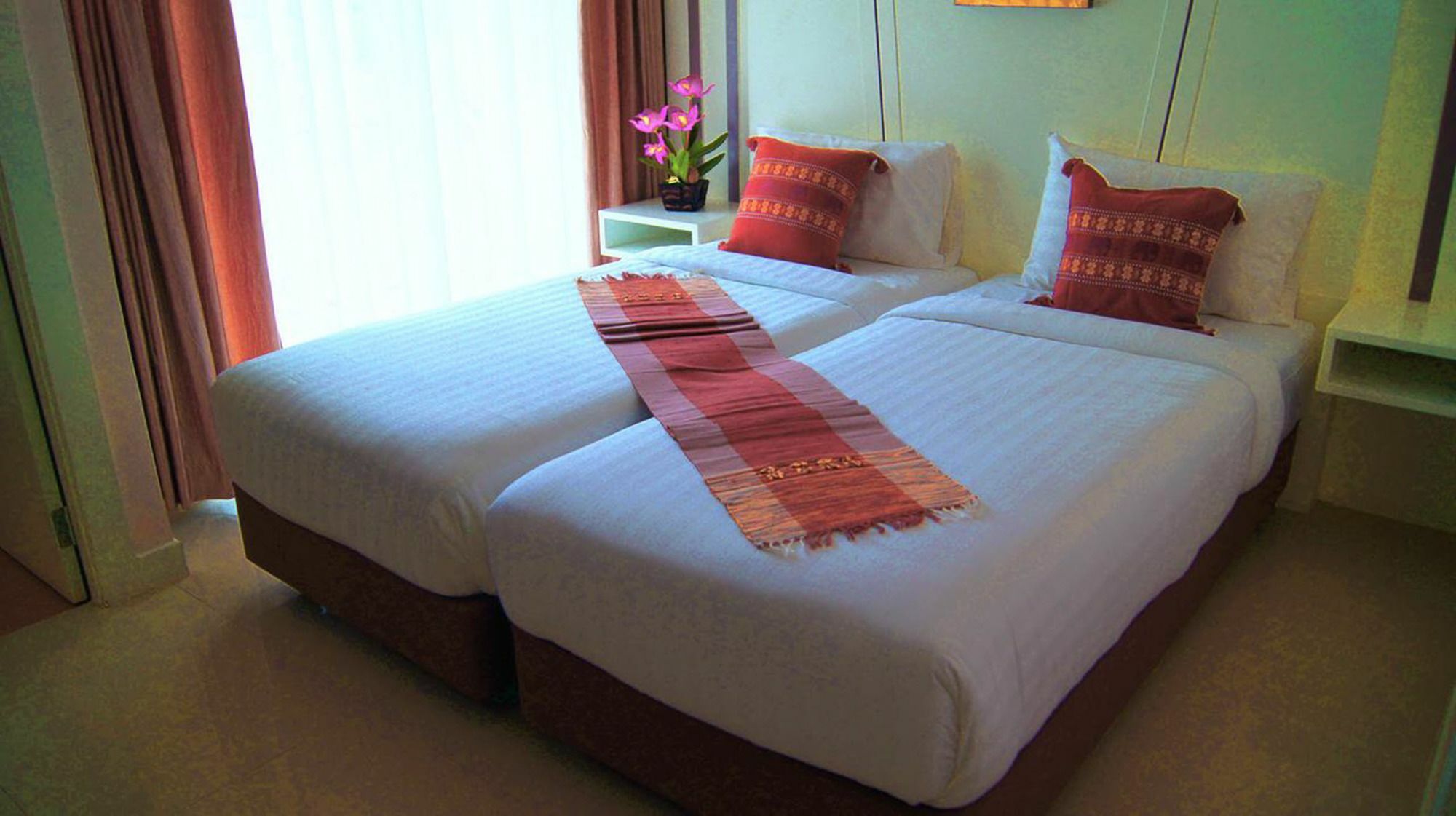 J Sweet Dream Boutique Hotel Phuket Patong Bagian luar foto