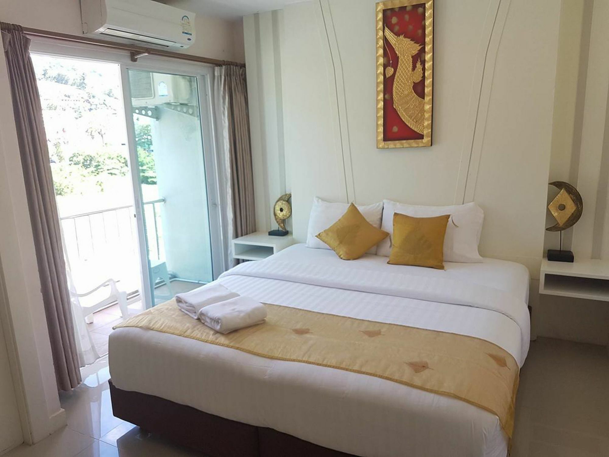 J Sweet Dream Boutique Hotel Phuket Patong Bagian luar foto